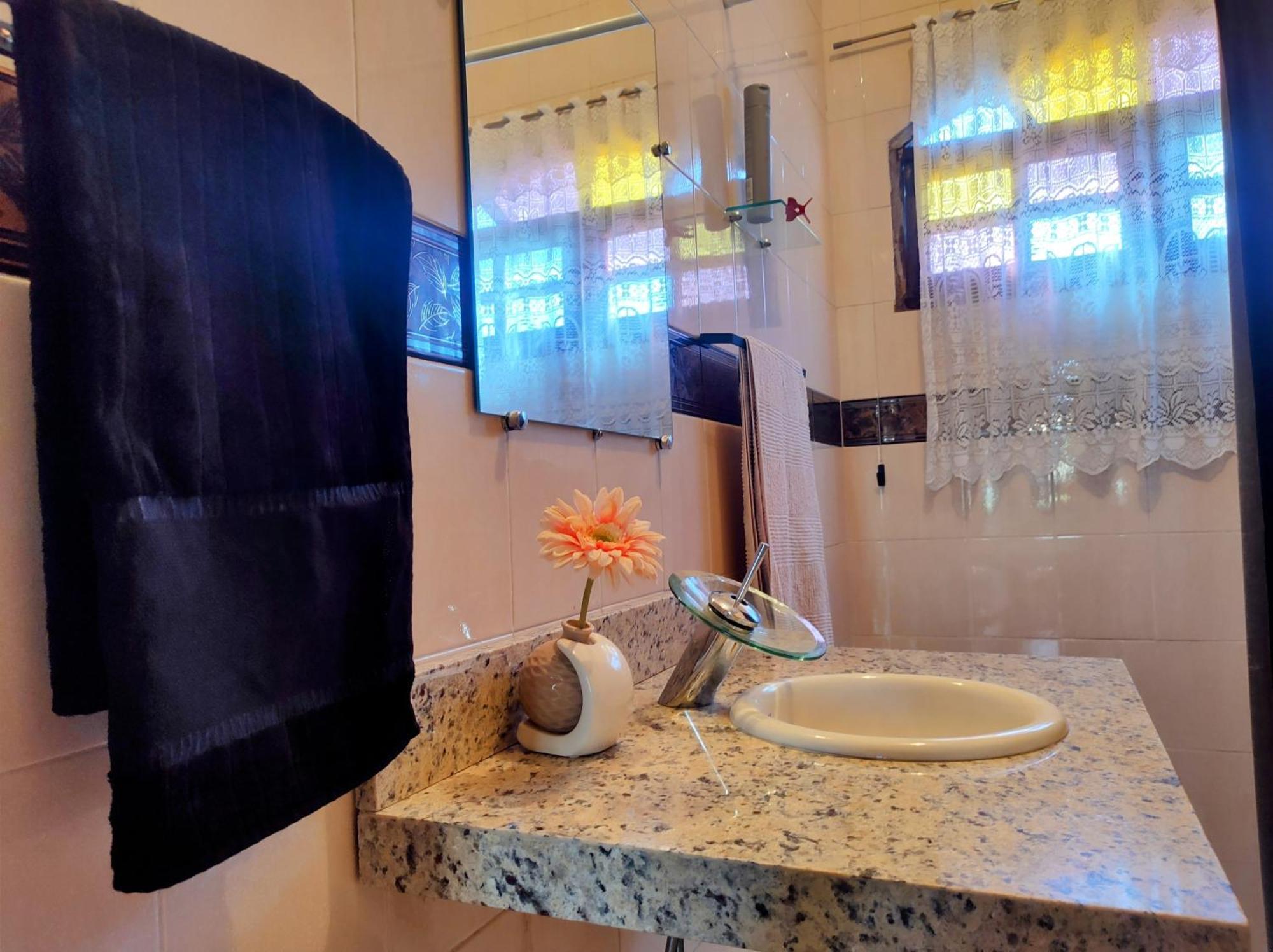 Casa A Trabalho Garagem E Internet Gratis Proximo As Praias * Río de Janeiro